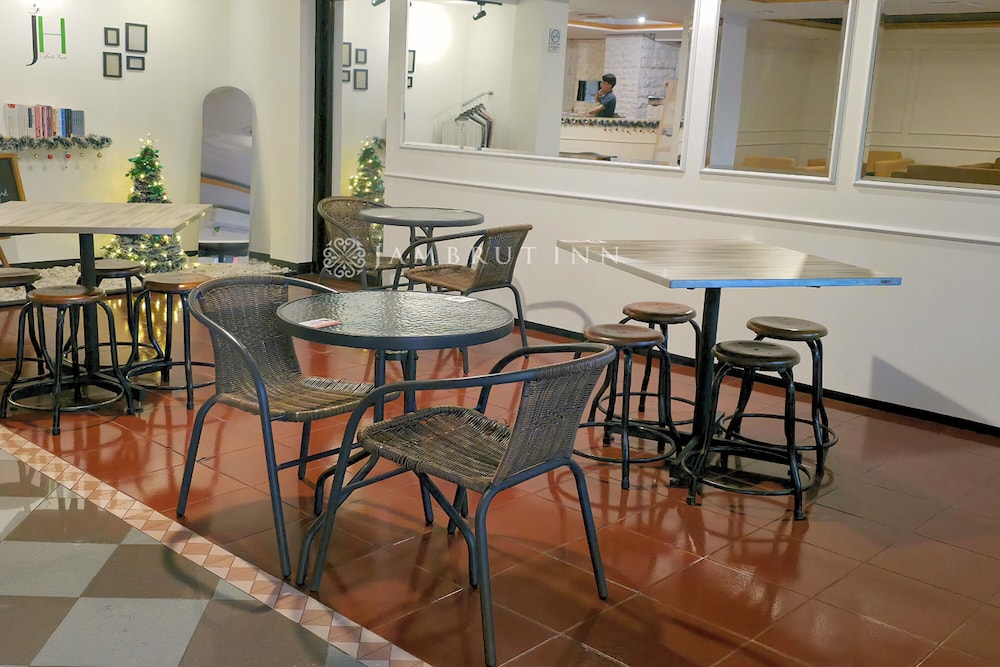 Jambrut Inn Hotel 31/50