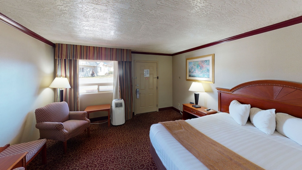 Red Arrow Inn & Suites, a Travelodge by Wyndham 4/22