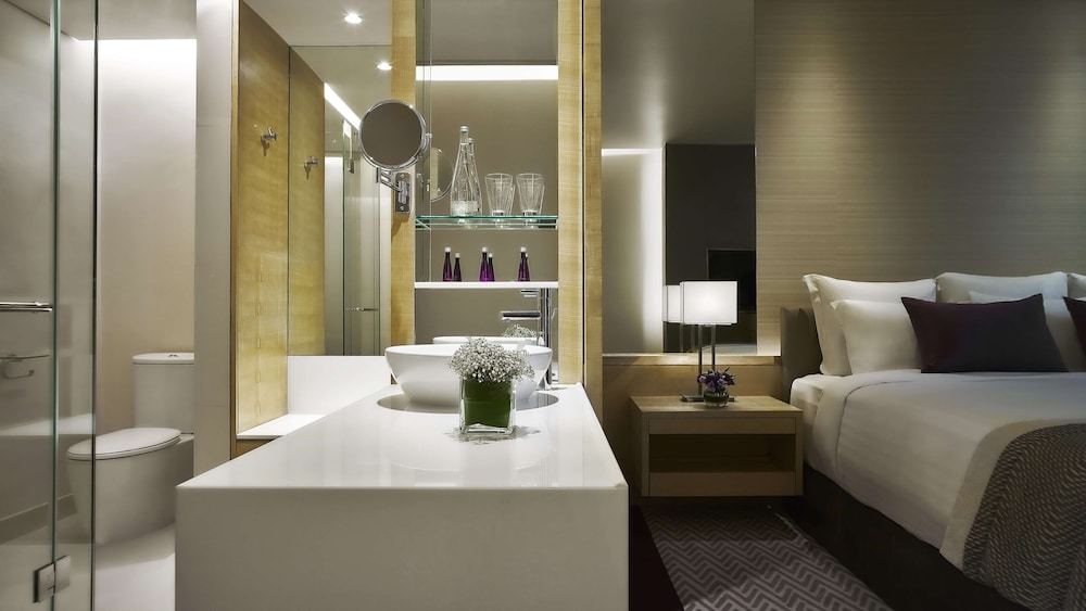 Avani Riverside Bangkok Hotel 18/72