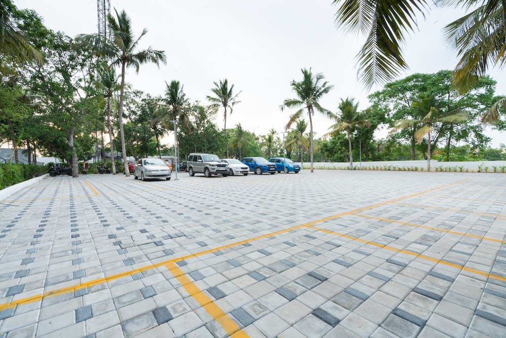 Shelter Beach Resort 57/66