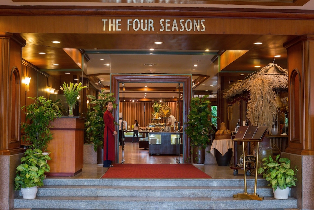 Halong Plaza Hotel 12/50