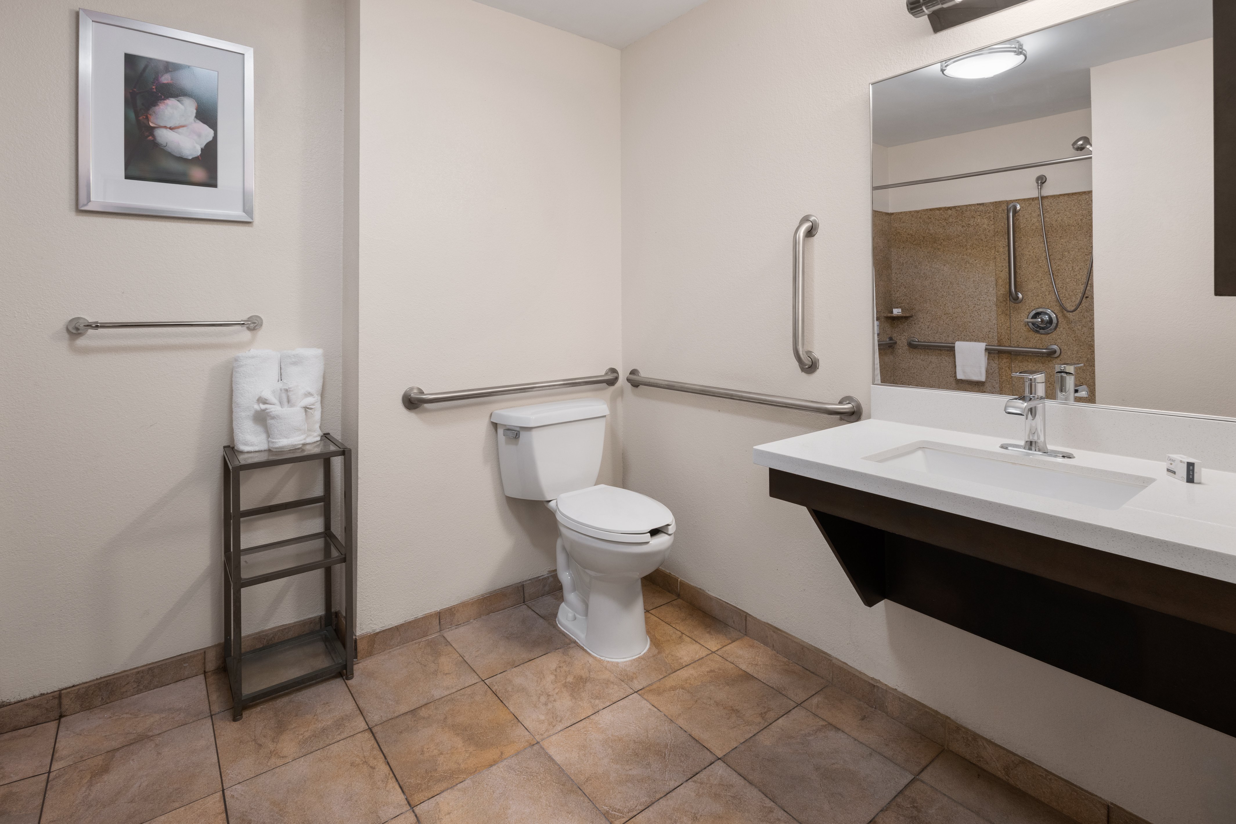 جناح استوديو بسرير كوين لذوي الإعاقة، Candlewood Suites Norfolk Airport 3/3