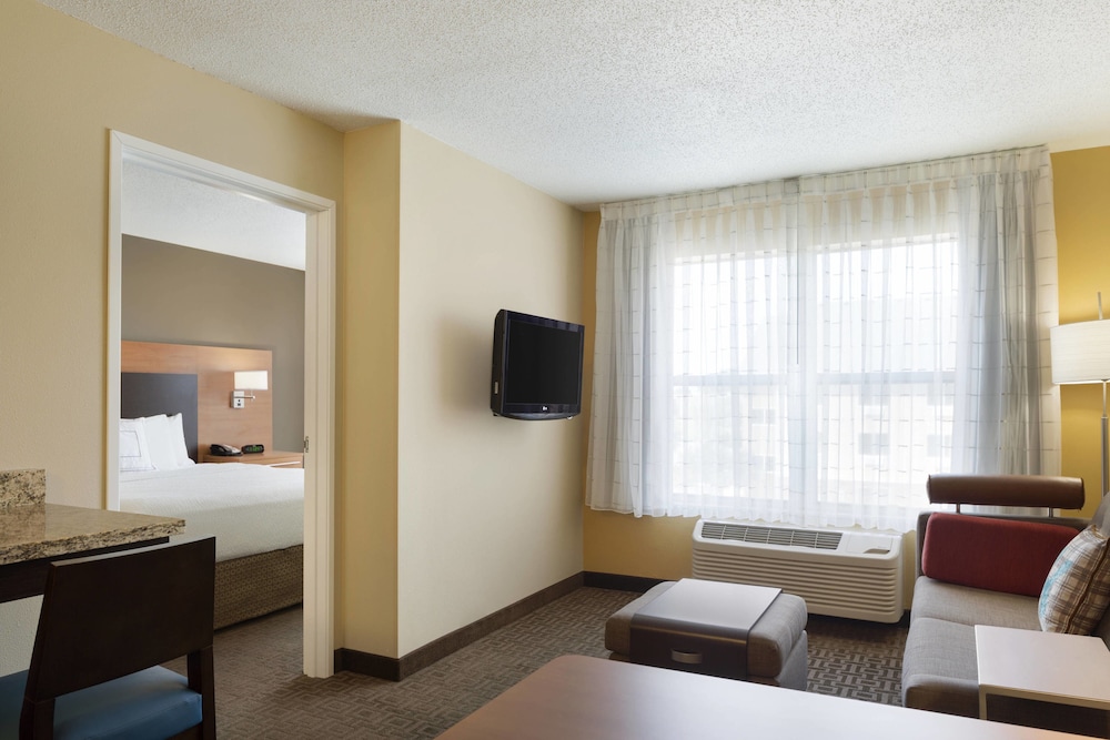 TownePlace Suites Chicago Naperville 17/22
