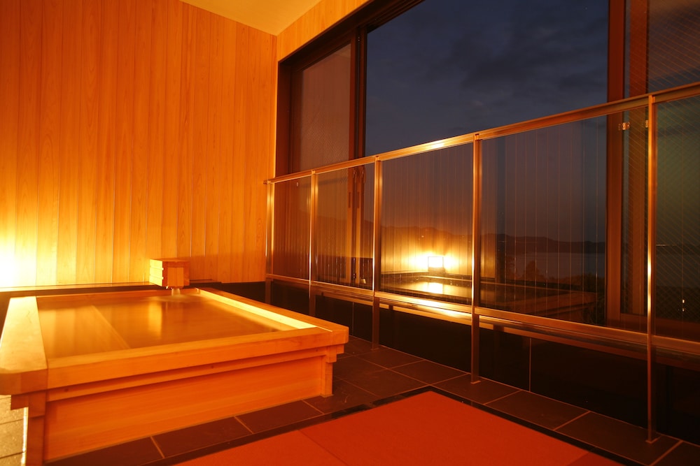 Awaji Island Uzushio Onsen Umemaru (ex Umemaru) 13/24