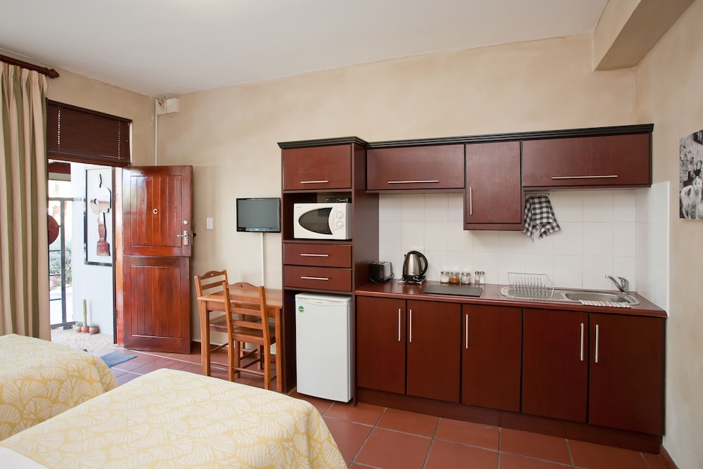 Miles B B Guesthouse 18/41