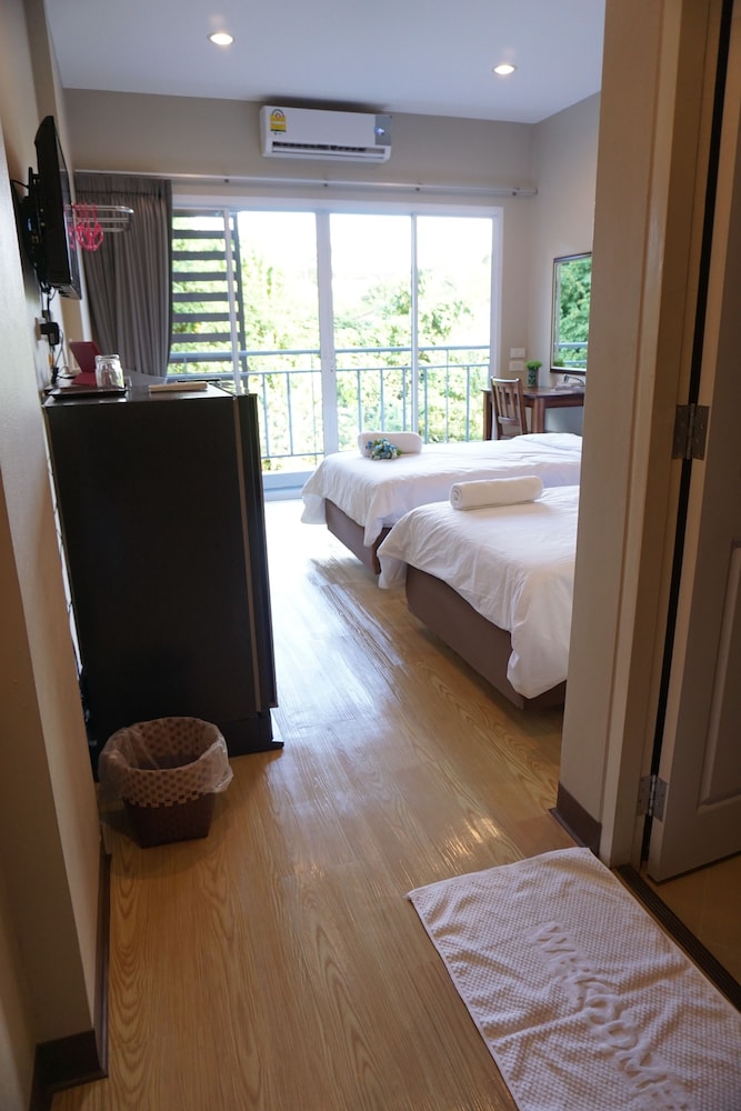 Chompu Nakarin Apartment 28/57
