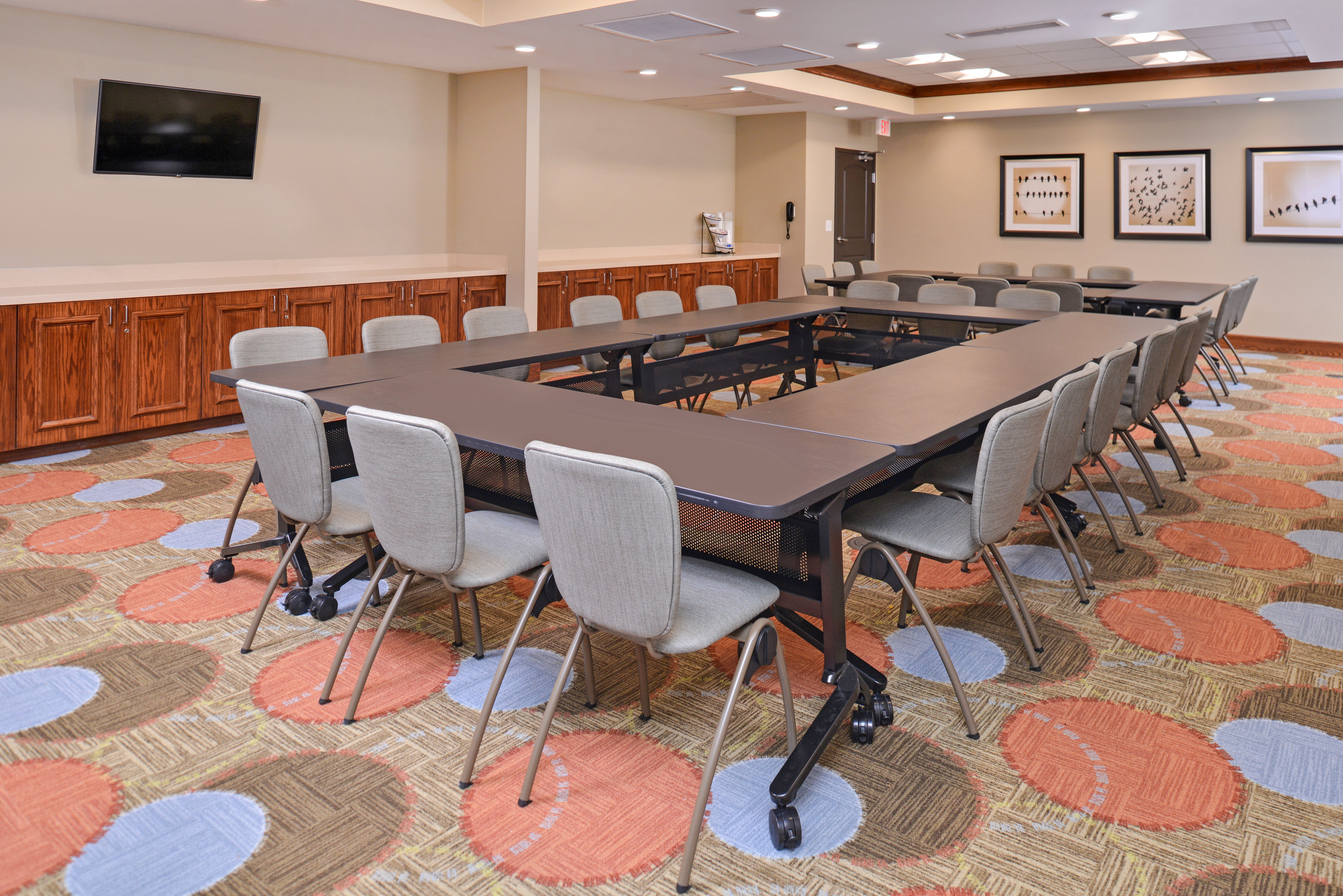 STAYBRIDGE SUITES ROCHESTER COMMERCE DR NW 49/56