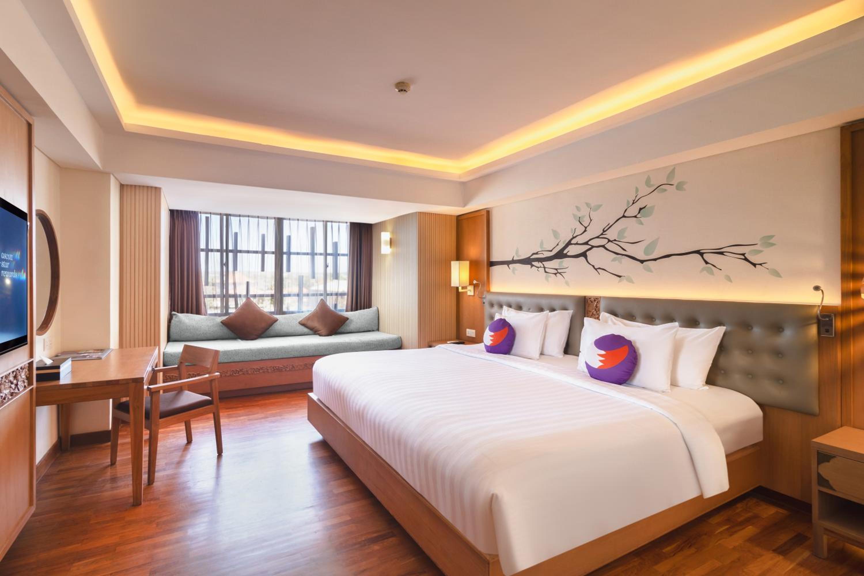Prime, Deluxe, King Bed, Sofa