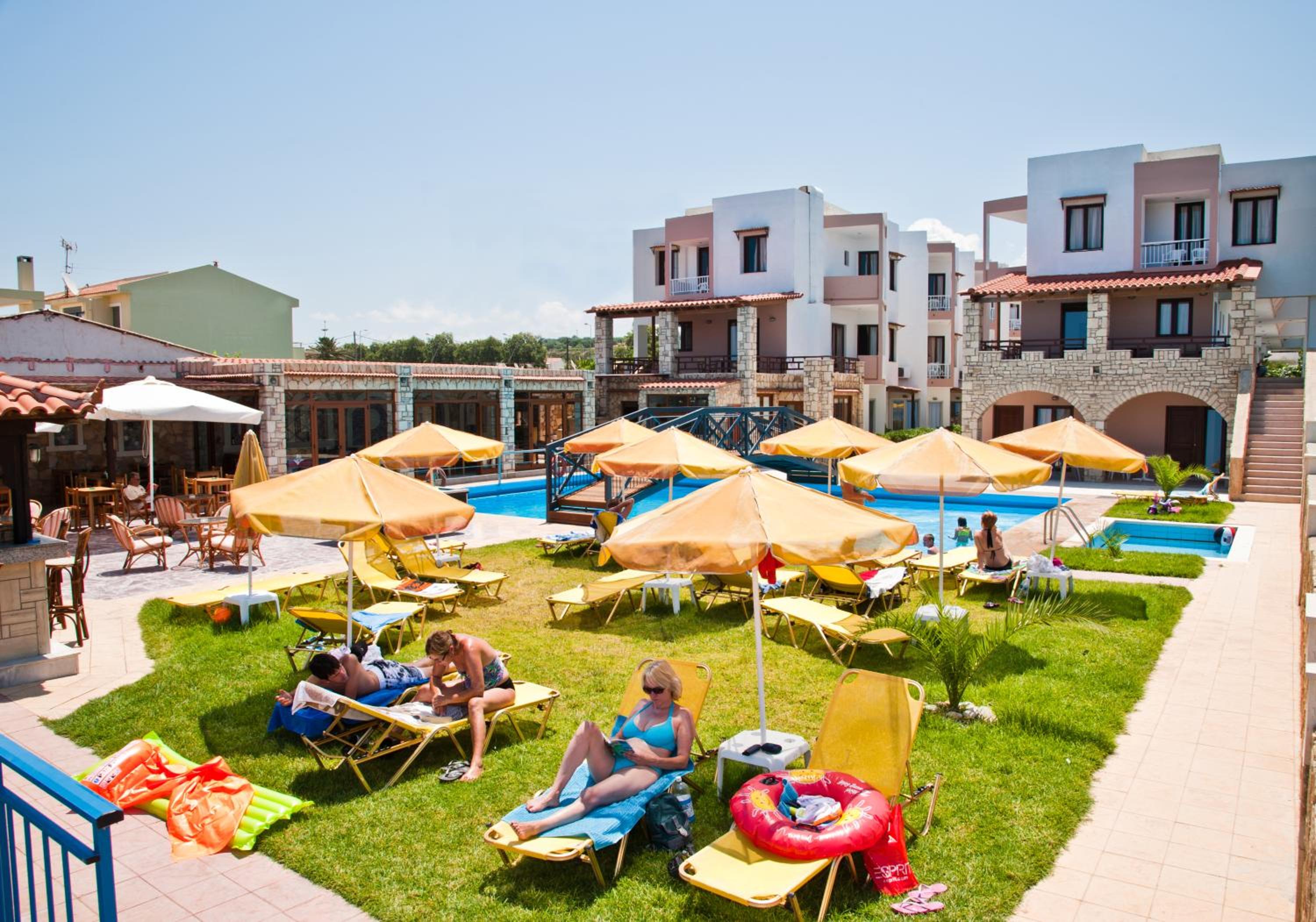 Ekavi Hotel Apartments 69/81