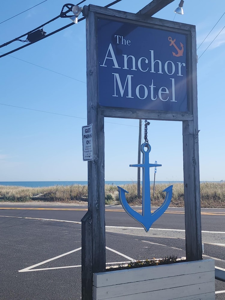 The Anchor Motel 33/44