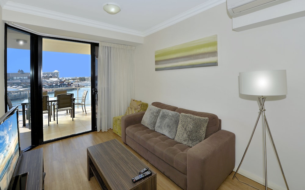 Dolphin Quay Apartments 43/71