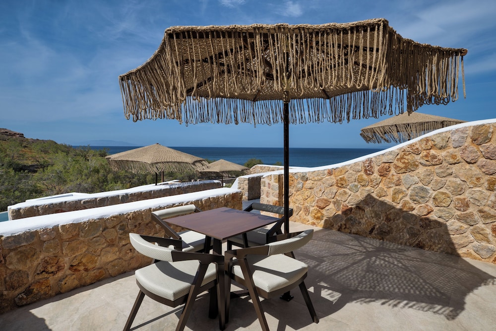 Aelia Luxury Suites 47/50