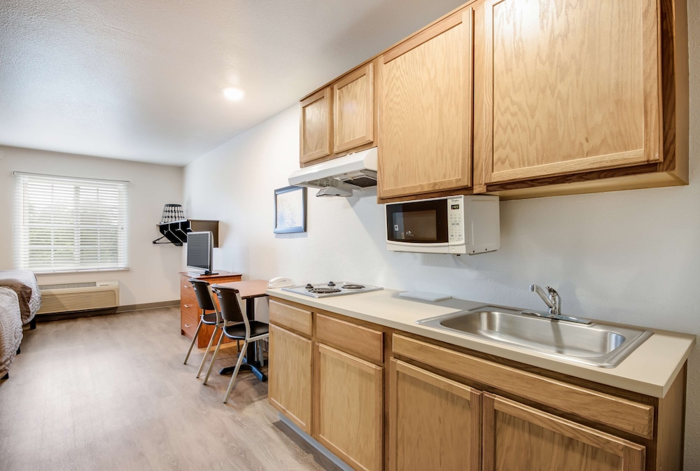 Extended Stay America Select Suites Lakeland 29/42