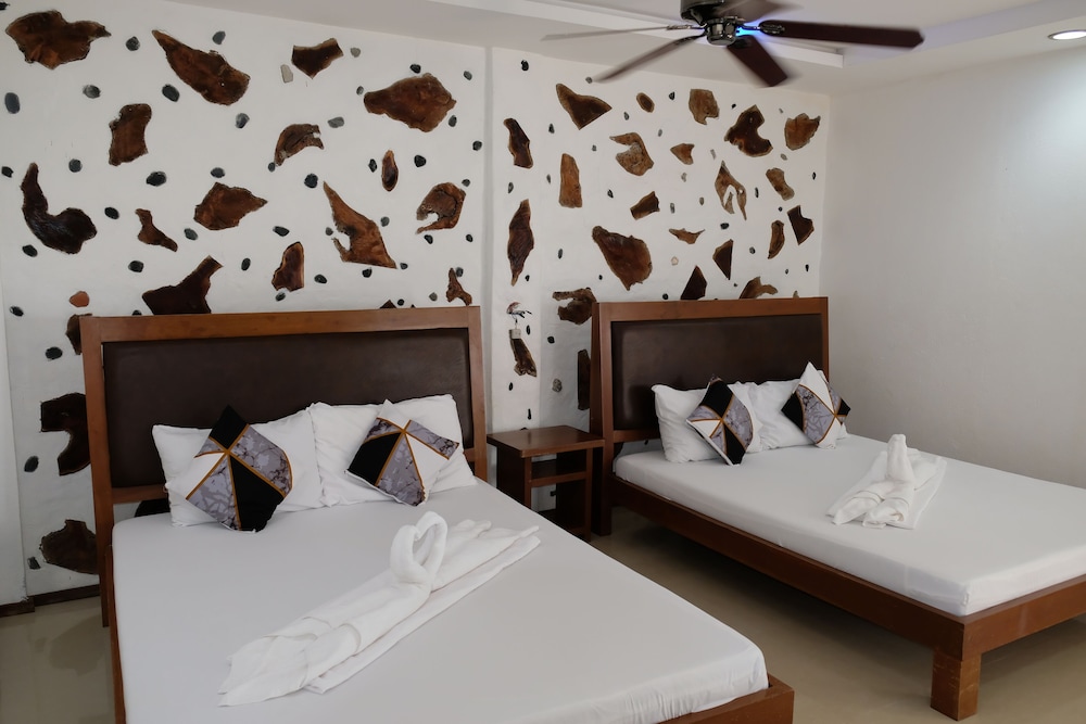 FAMILY, DOUBLE BED, BEACH SIDE, PARTIAL SEA VIEW