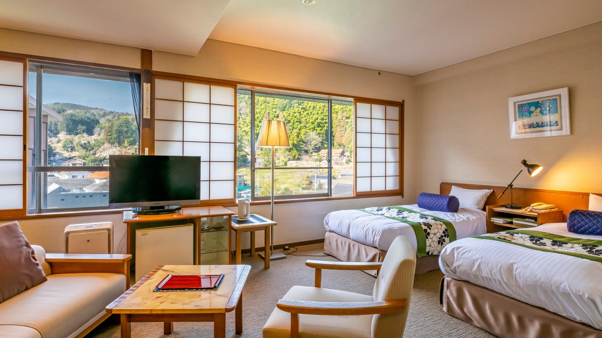 Japanese or Western Style, Standard, Twin Beds, Mountain View