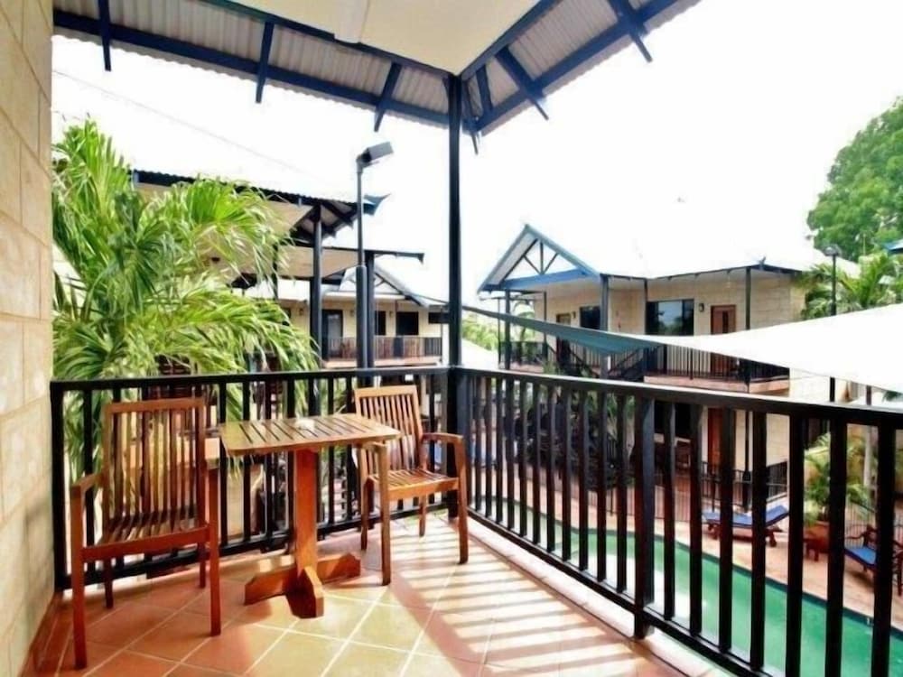 Blue Seas Resort 72/74