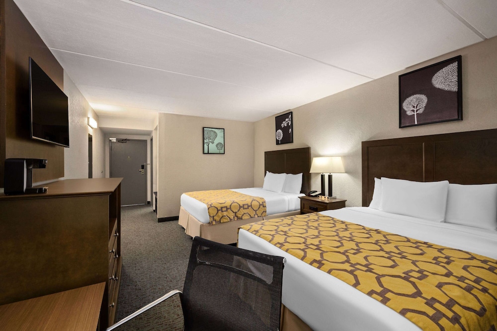 Baymont by Wyndham Shakopee 10/50