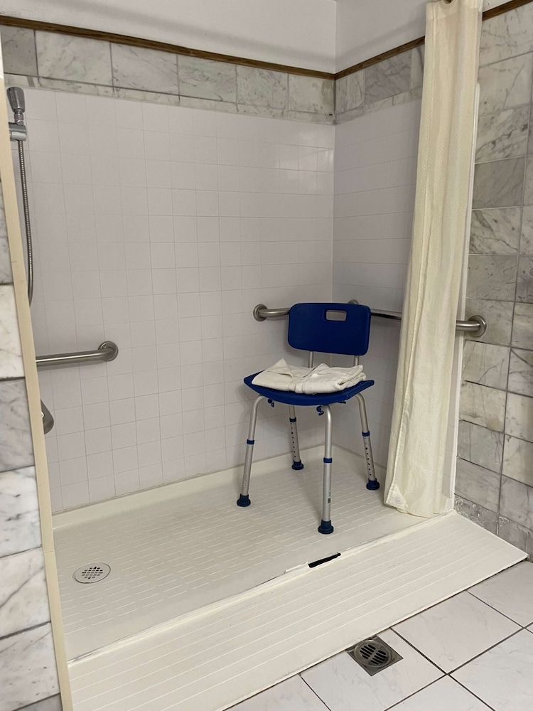 Chateau Big Bear Boutique Hotel, BW Signature Collection 22/55