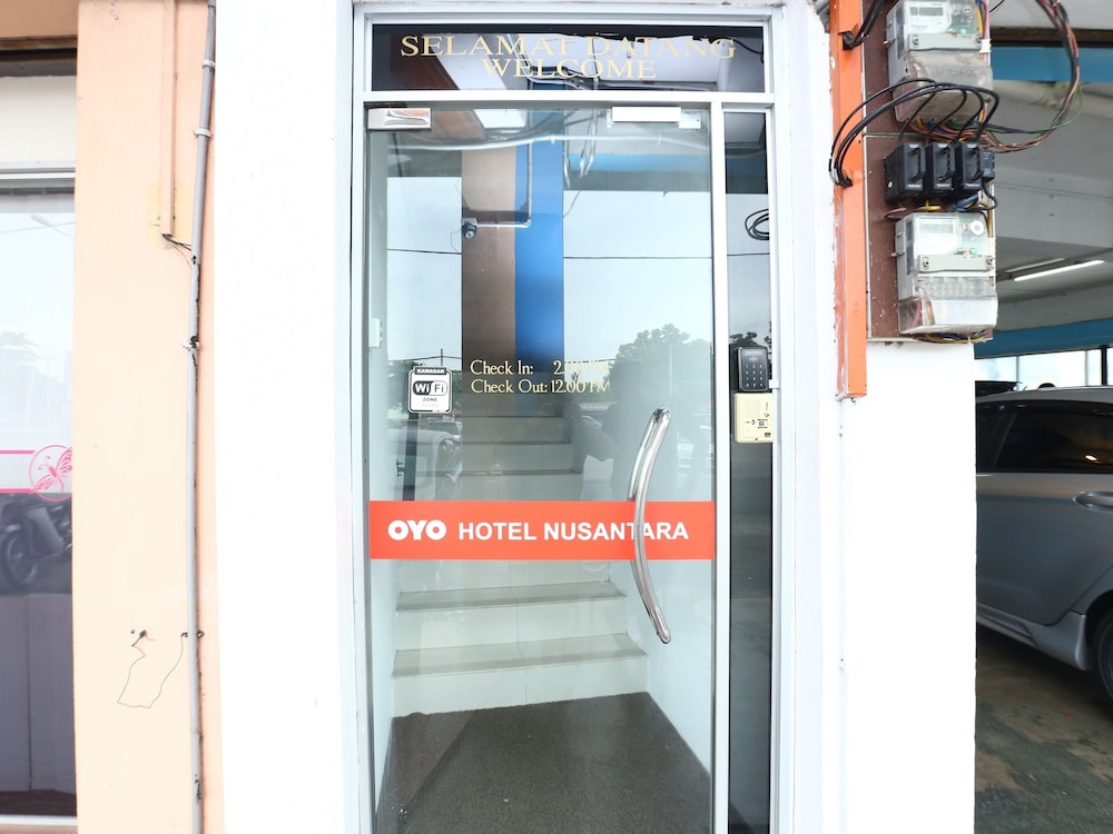 Oyo 89435 Nusantara Group Hotel 15/17