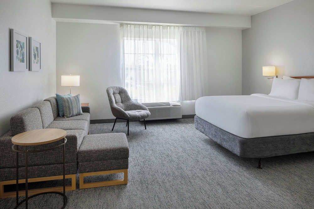 STUDIO, QUEEN BED, ACCESSIBLE