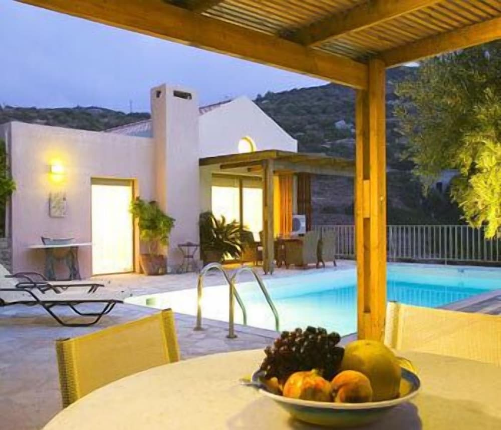 Istron Villas 24/50
