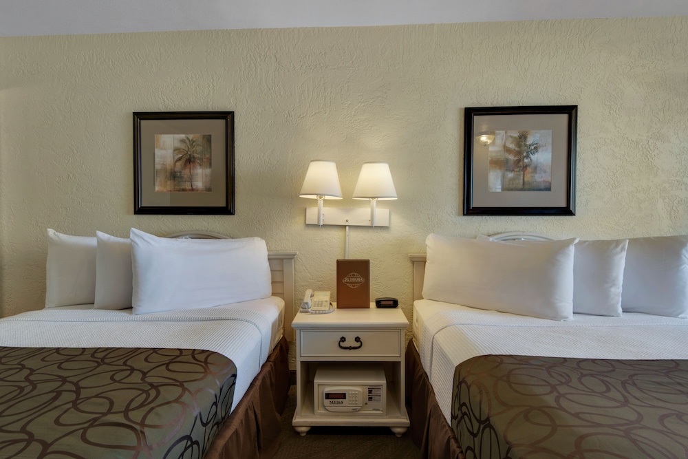 Ramada by Wyndham Panama City Beach / Beachfront 8/25