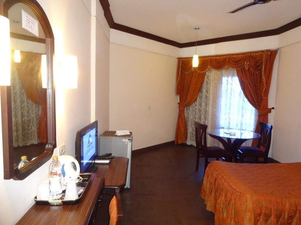 MALABAR PALACE 33/39