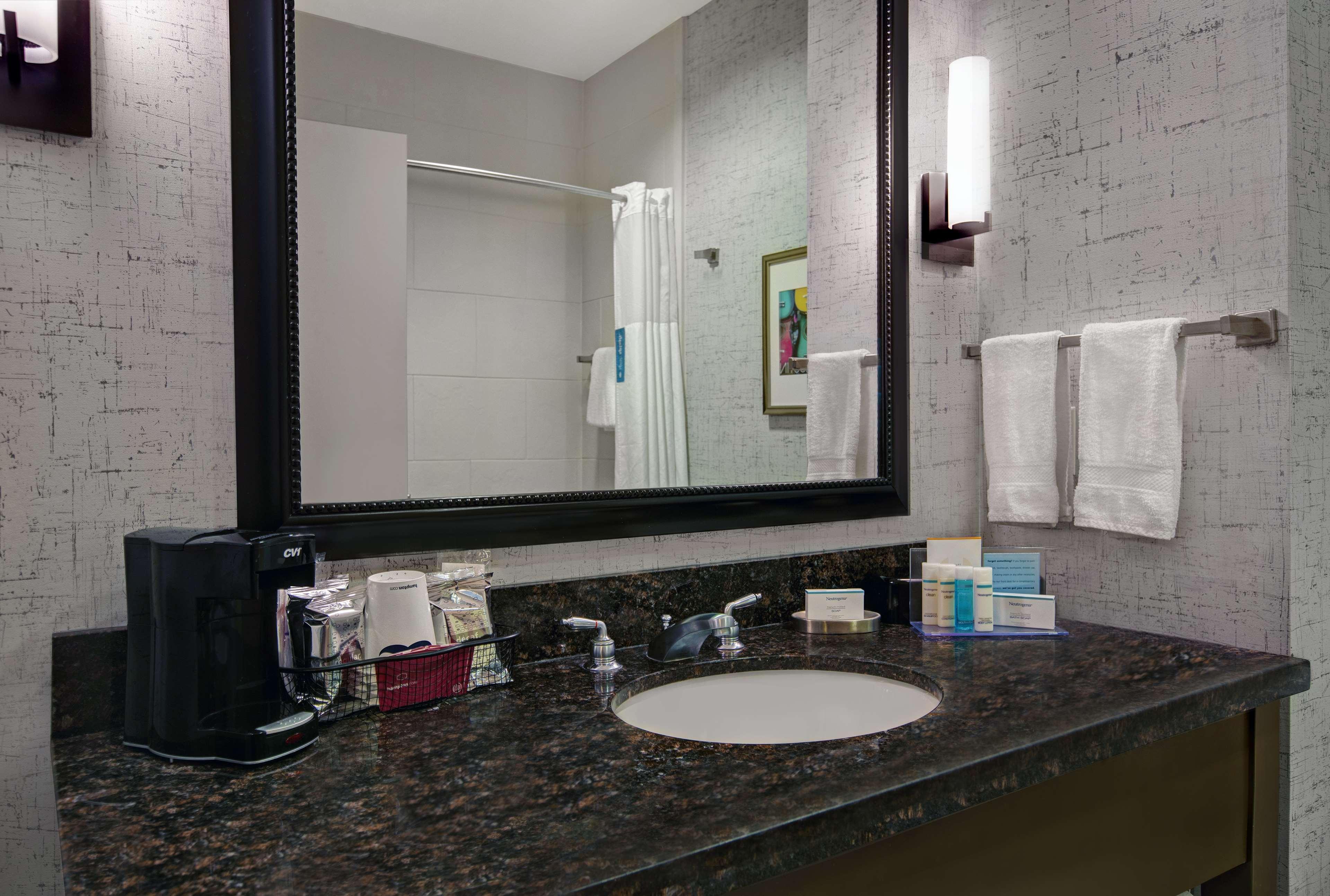 غرفة بسرير مزدوج، Hampton Inn & Suites Austin At The University / Capitol 4/5