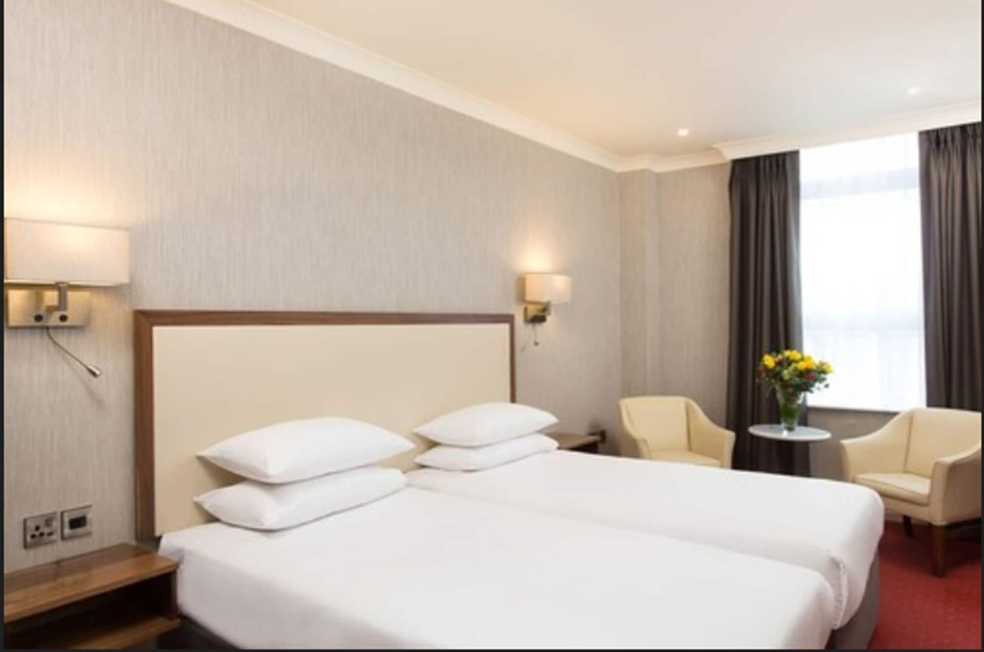 CLASSIC, TWIN BEDS