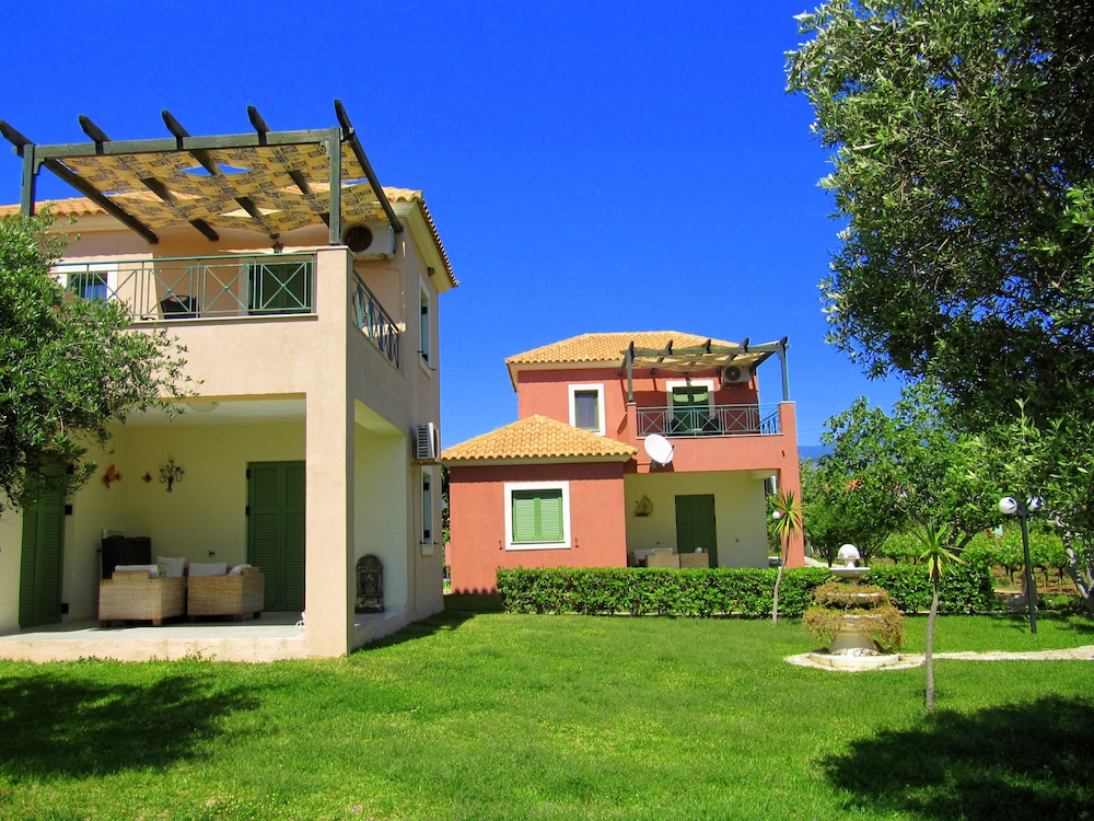 Monambeles Villas 63/76