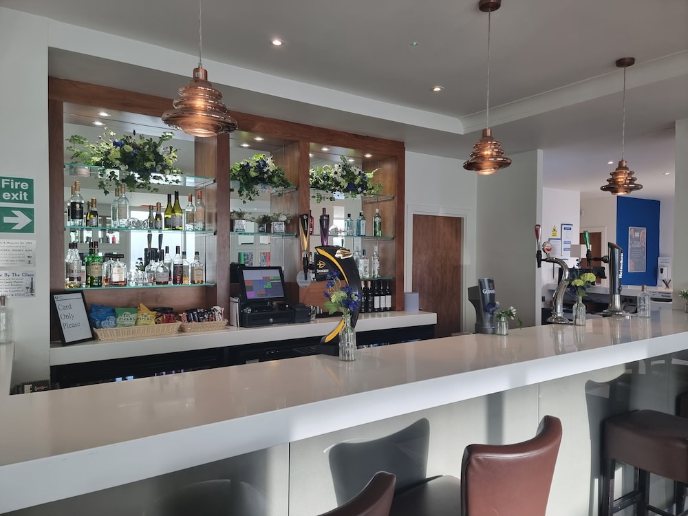 Holiday Inn Express Wakefield 30/48