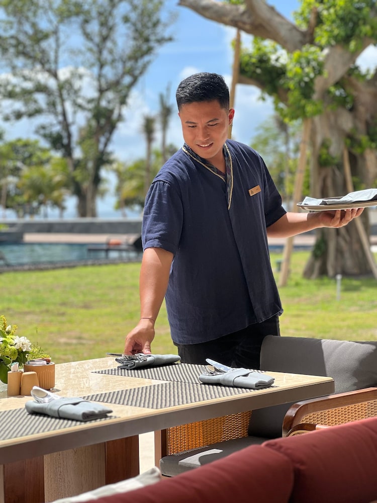 The Meru Sanur 9/49