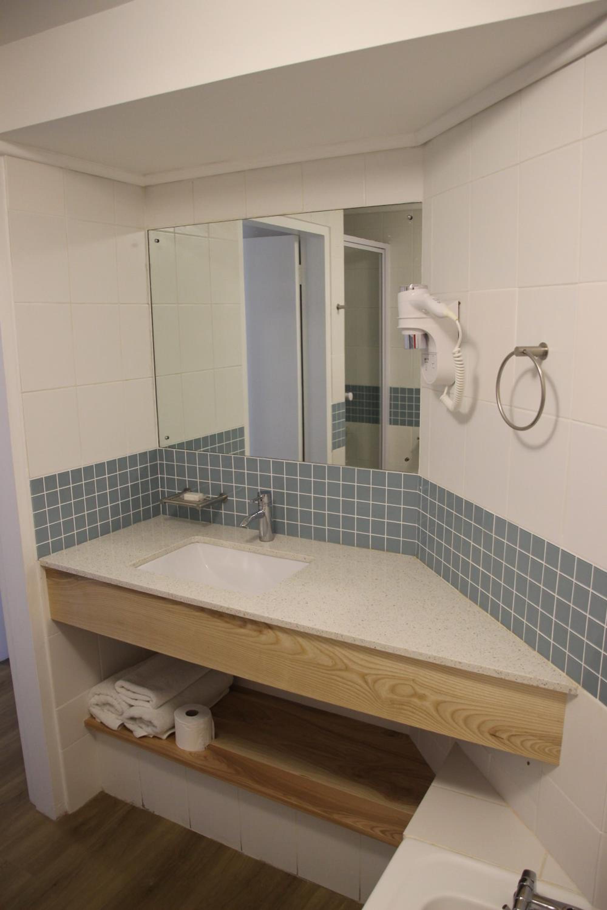 The Boardwalk Accommodation 49/51