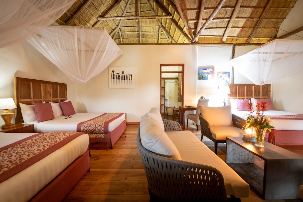 Crater Safari Lodge 21/50