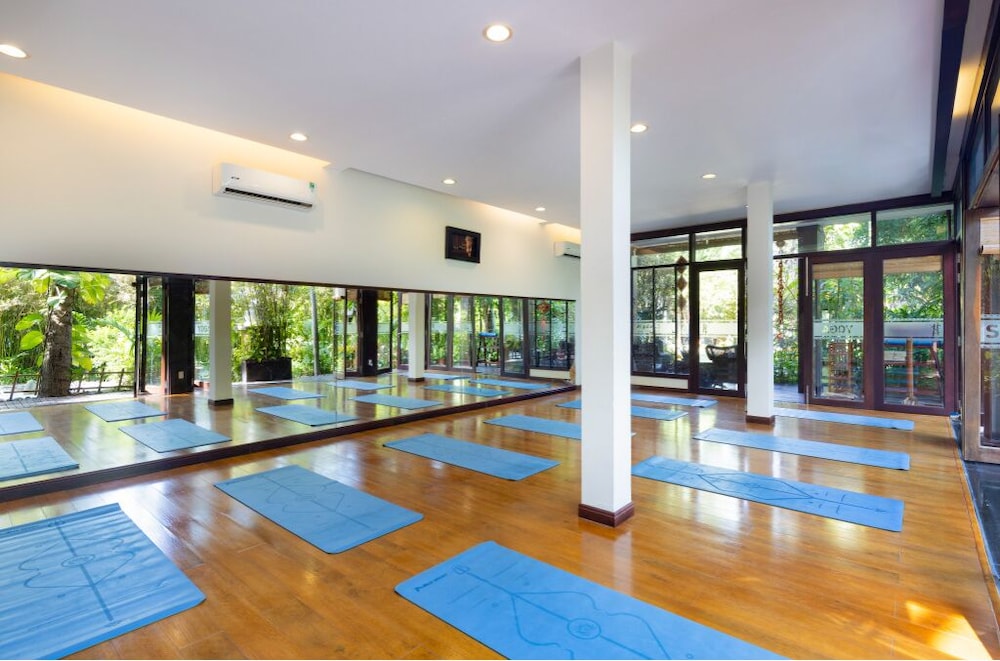 Bamboo Village Beach Resort and Spa 18/45
