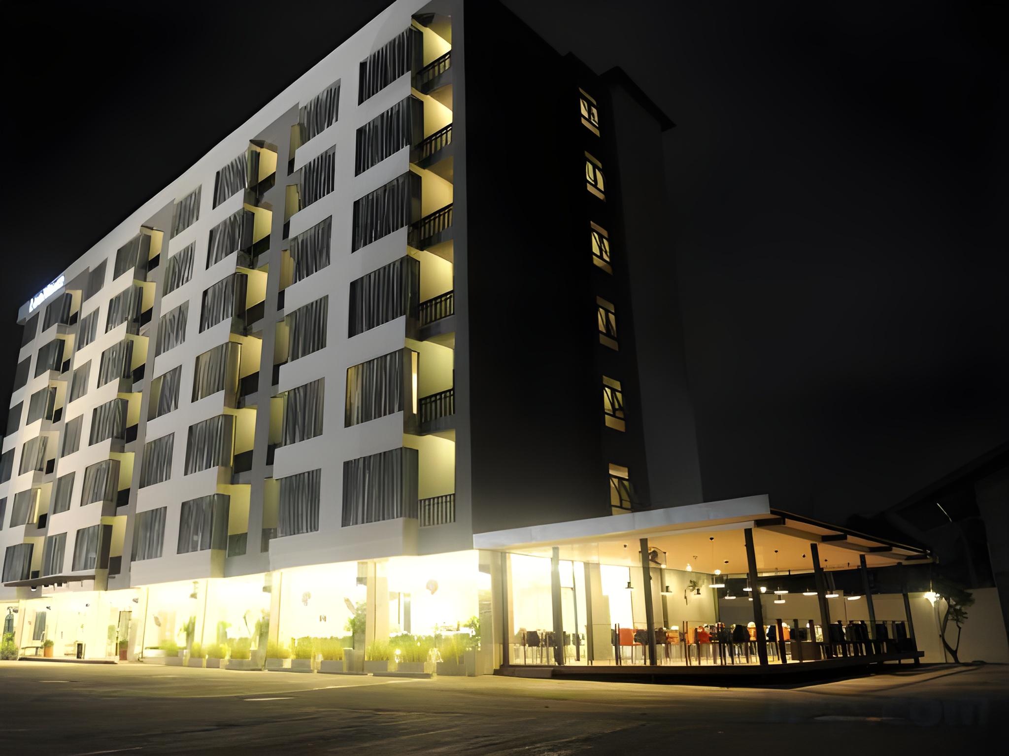Leenova Hotel 9/50