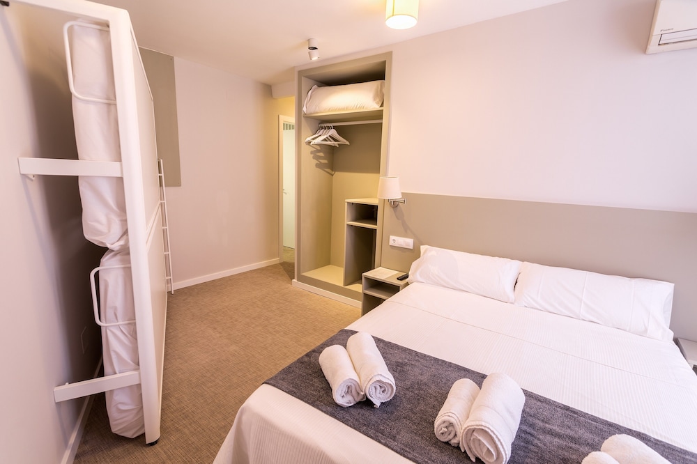 Hostal Gran Via 10/40