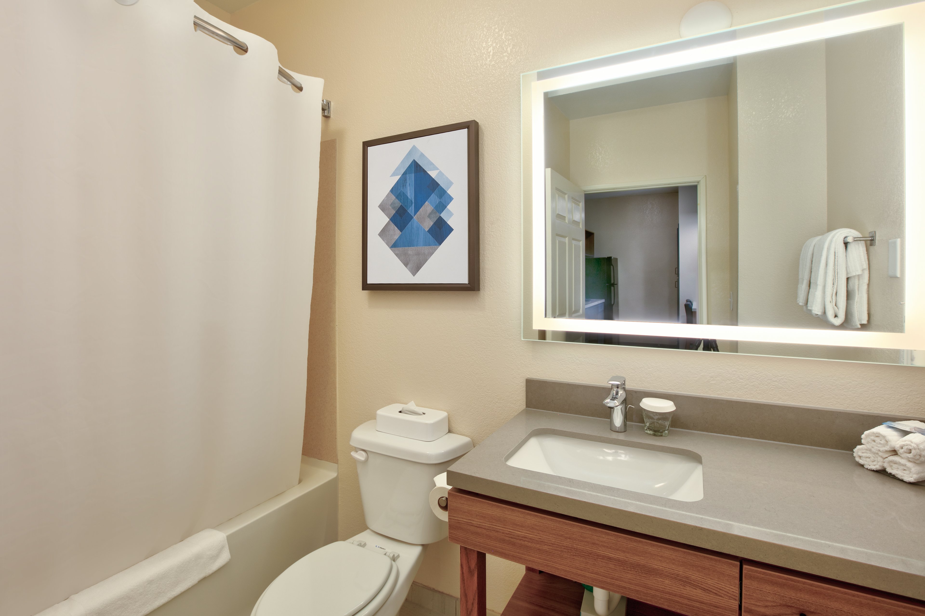 جناح استوديو بسرير كوين، Candlewood Suites Idaho Falls 5/6