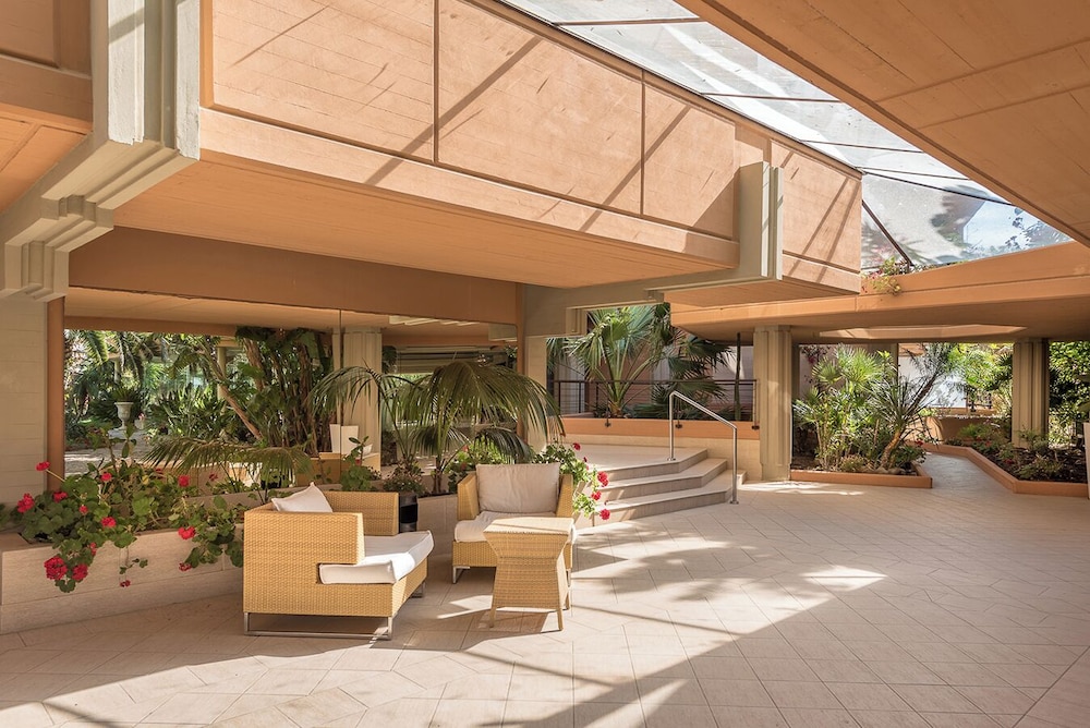 Acacia Resort 6/50