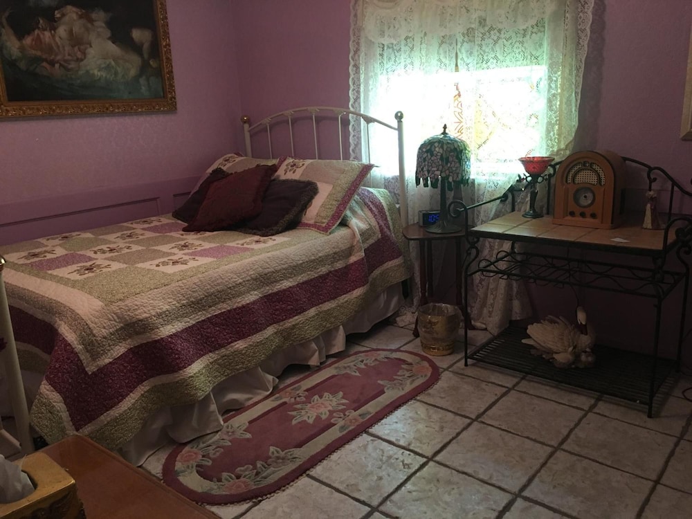 Shady Lady Bed & Breakfast 14/61