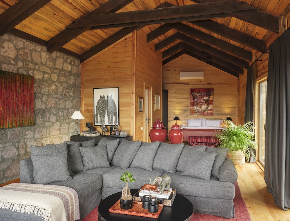 Simurg Inn 33/50