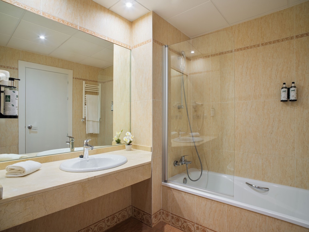 Hotel Piramide Salou 49/50