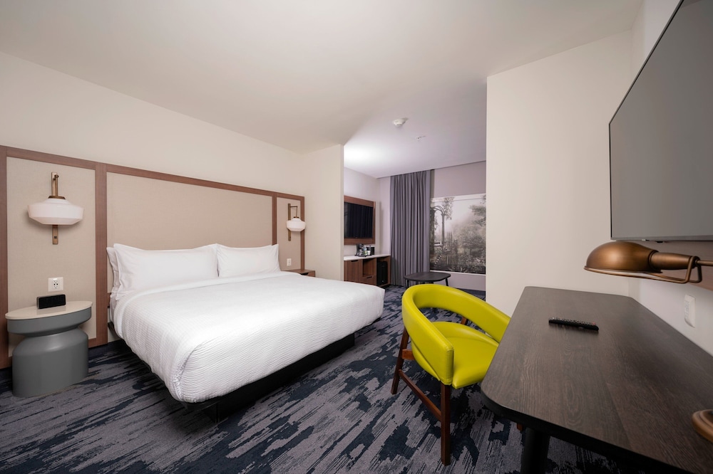 Fairfield Inn & Suites by Marriott San Luis Potosi 8/15