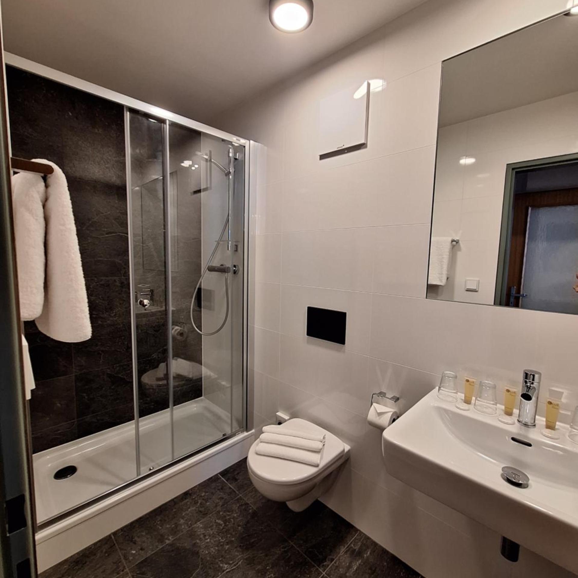 Hotel Avion 45/51