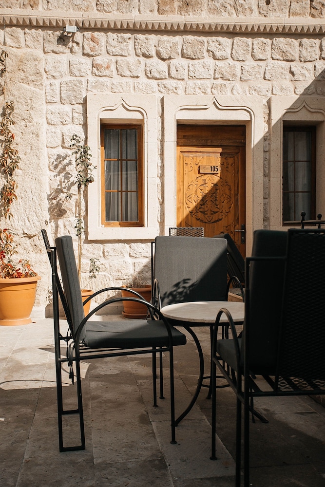 Vita Cave Suites 40/48
