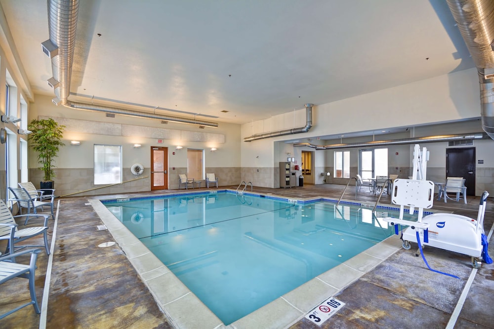 Hyatt Place Chicago/Naperville/Warrenville 4/68