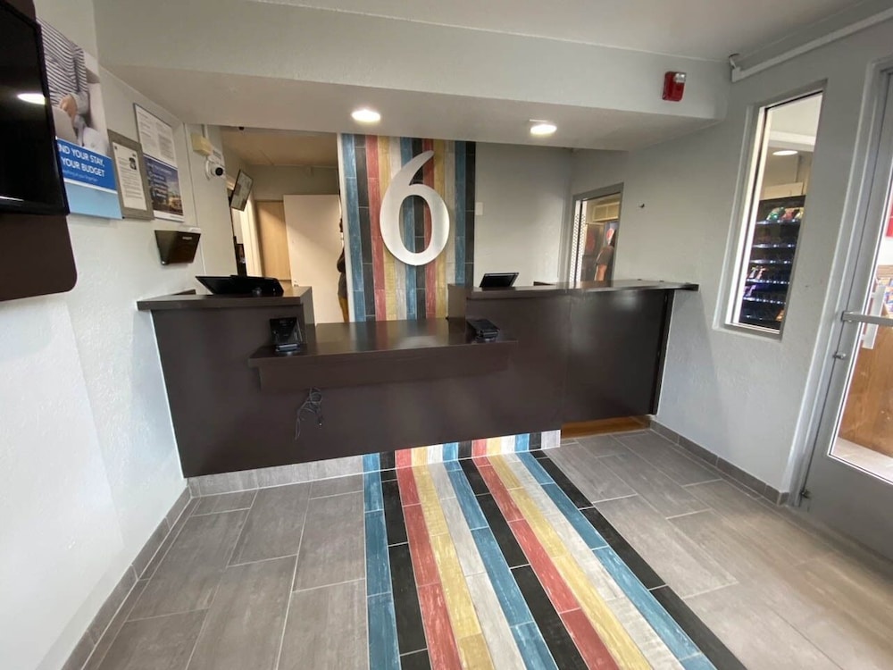Motel6 Albuquerque, NM - Midtown 11/50
