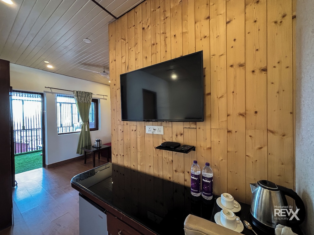 HOTEL SUNNY COT 10/55