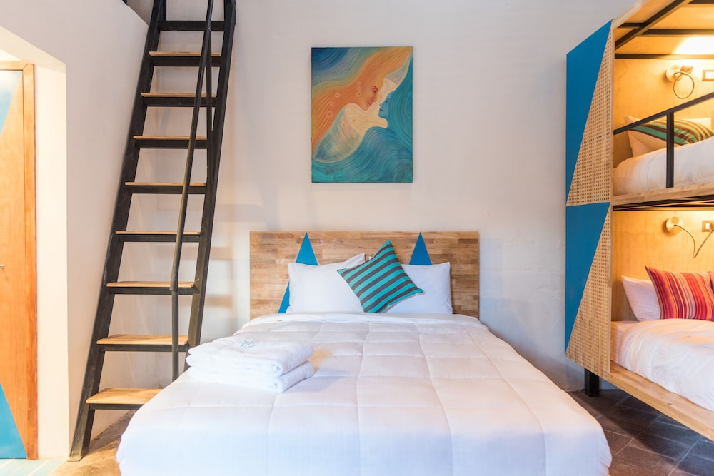 Adra Hostel 13/50