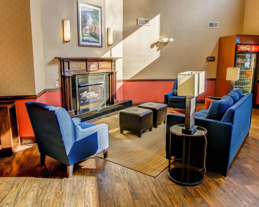 Comfort Suites Georgetown, KY 32/44